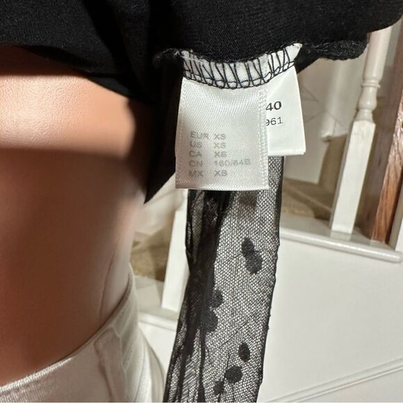 Fitted black lace polka dot sleeve top - Picture 8 of 8